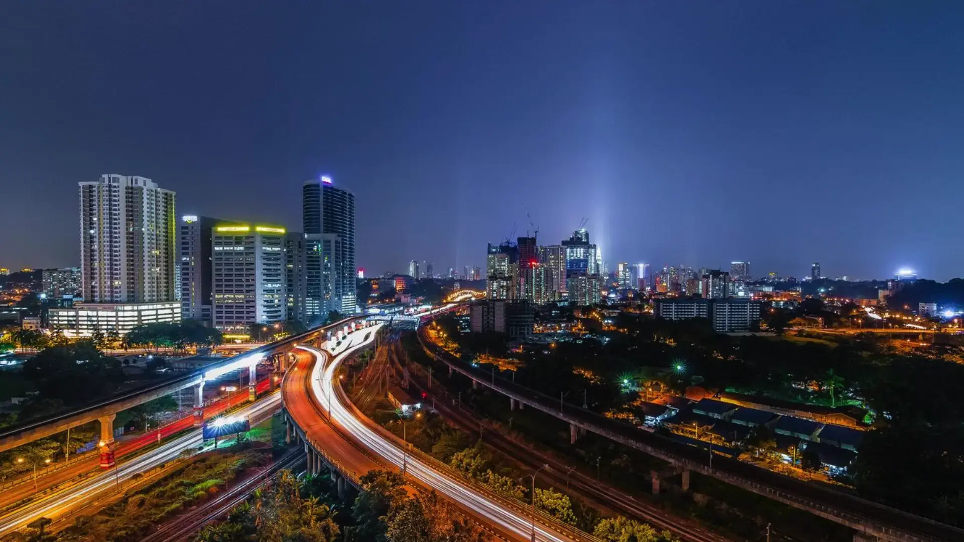 Malaysia Marvels: A Blend of Tradition and Modern Adventure